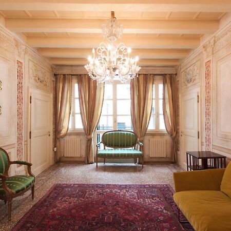 Explore Venice From A Sophisticated Hideaway In San Polo ภายนอก รูปภาพ