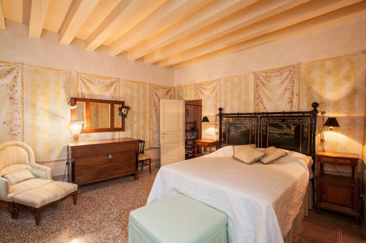 Explore Venice From A Sophisticated Hideaway In San Polo ภายนอก รูปภาพ
