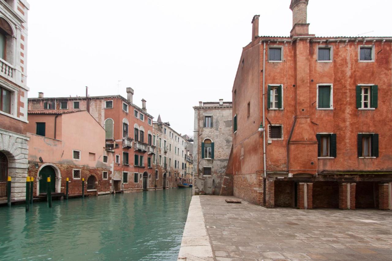 Explore Venice From A Sophisticated Hideaway In San Polo ภายนอก รูปภาพ